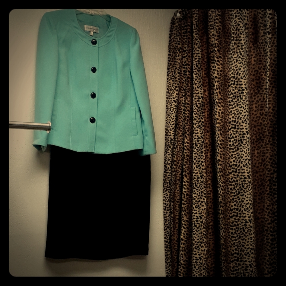 Jones New York 2 piece suit
